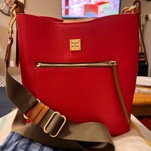 Authentic Dooney & Bourke crossbody bag